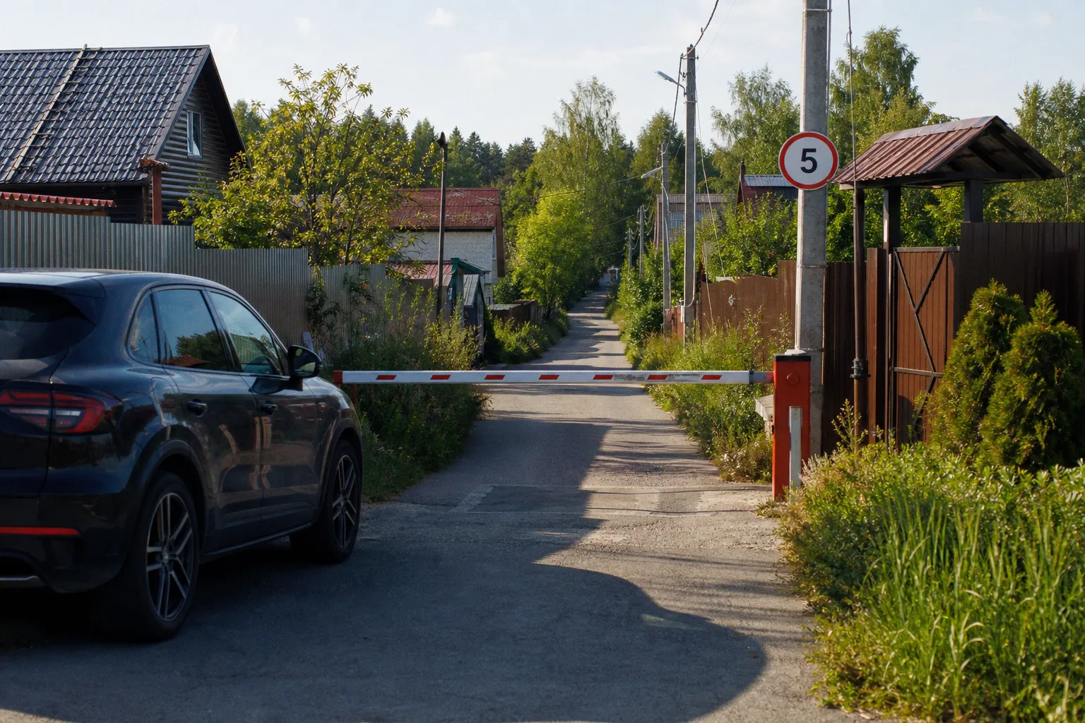 В России обсуждают новые правила парковки и въезда в СНТ